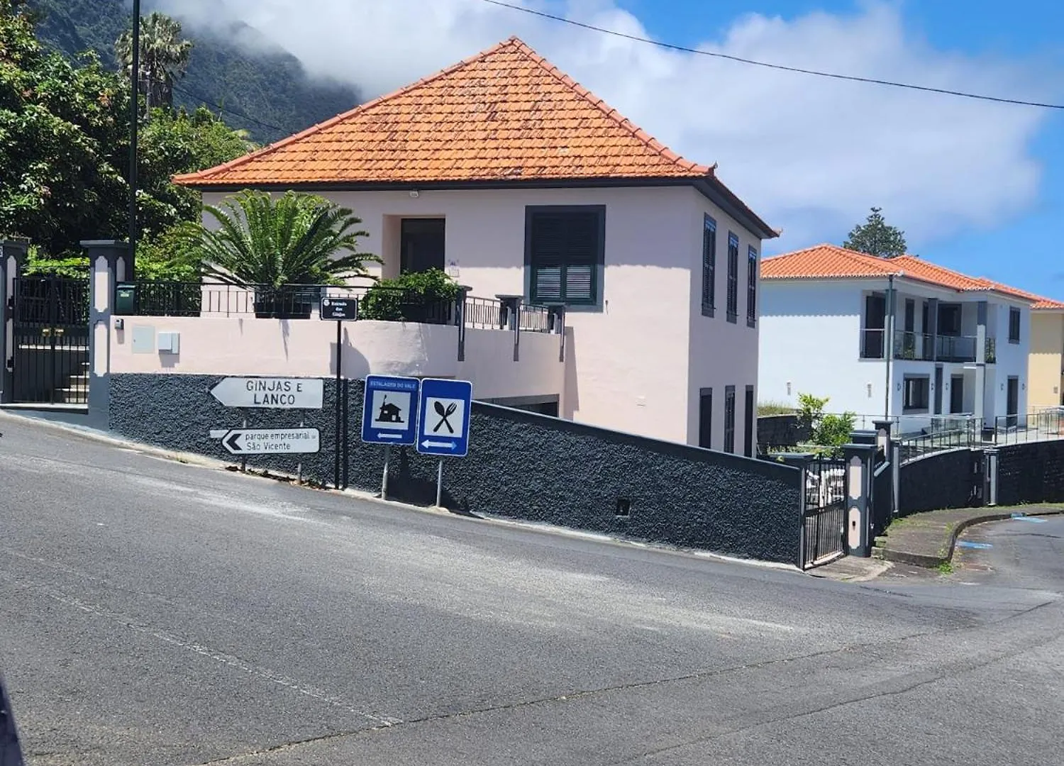 Oscar House Free Parking Villa Sao Vicente  Holiday home